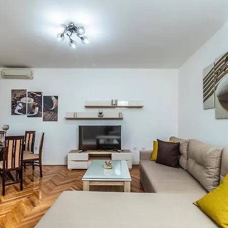 Guest house House Of Surprise Uzice