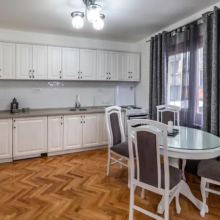 House Of Surprise 4*